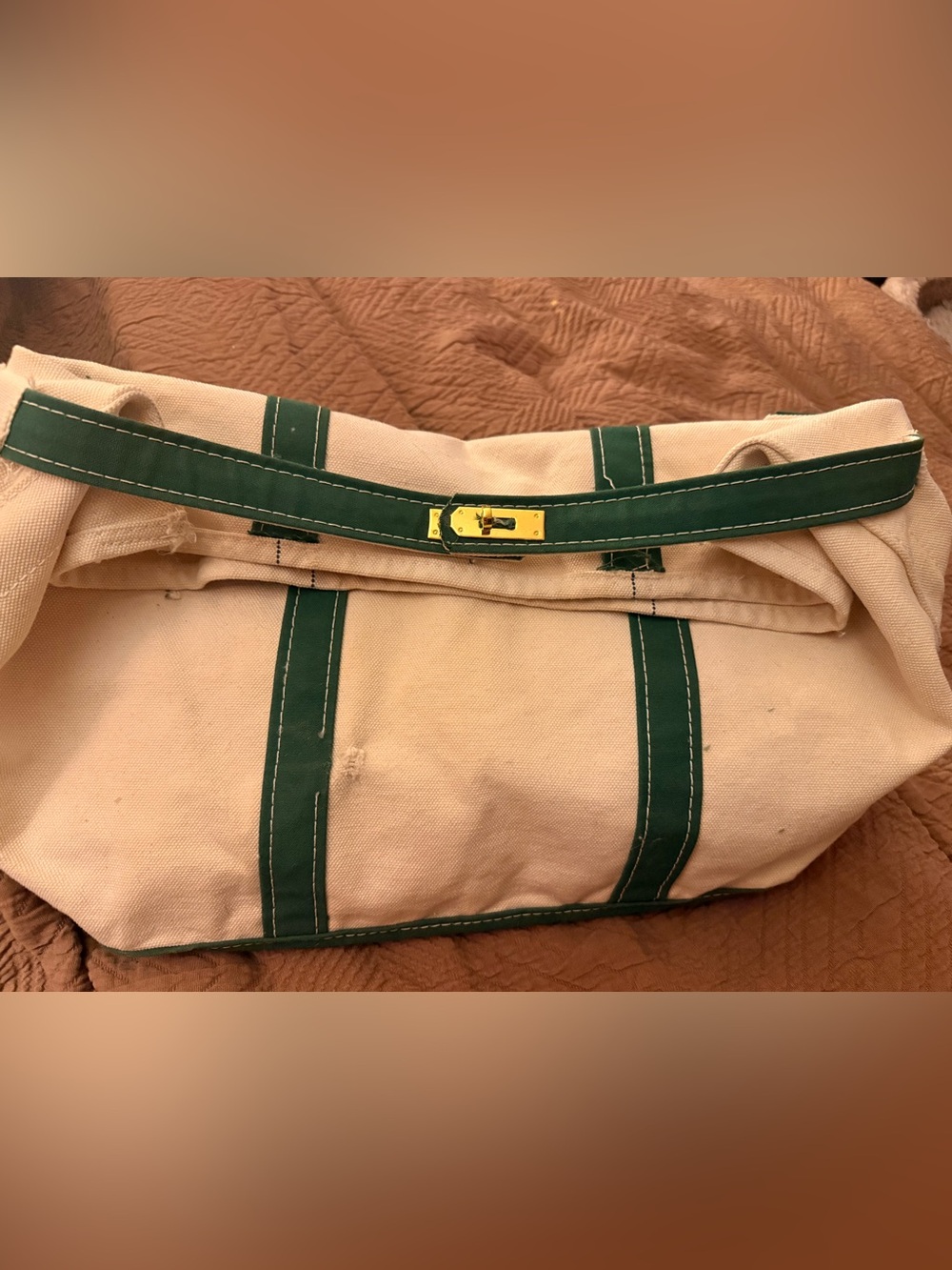 THE IT SUMMER BAG - THE BOAT-YARD | THE CLUTCH IN VINTAGE GREEN - Picture 4 of 16